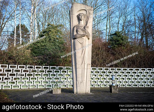 PRODUCTION - 18 January 2022, Saarland, Saarbrücken: The memorial to the victims of the mining accident in Luisenthal. The mining accident 60 years ago in...