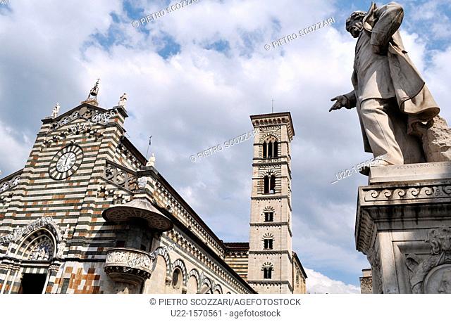 Prato (Italy): the Cathedral of Santo Stefano and the monument of Giuseppe Mazzini
