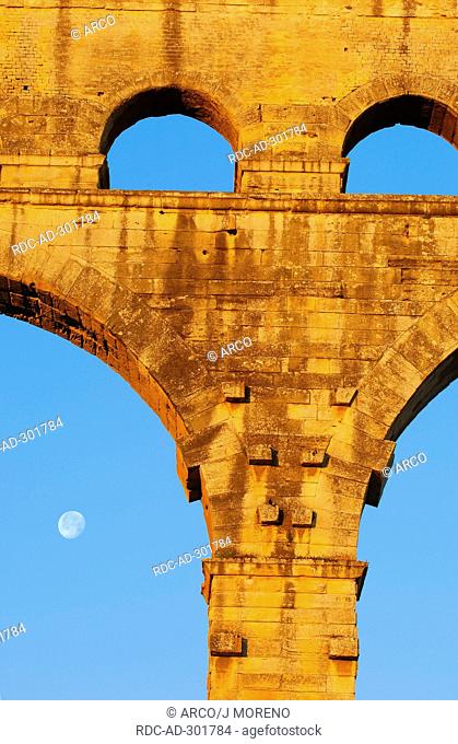 Pont du Gard, Roman aqueduct, over river Gardon, Vers-Pont-du-Gard, Gard department, Provence, France