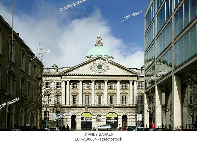 Northern Ireland, Belfast, Belfast, The Classical Renaissance exterior of Belfast City Hall viewed from Linenhall street