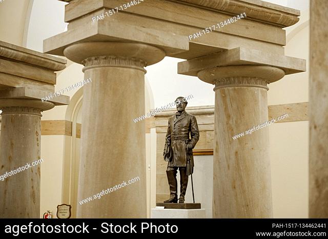 This statue of General Robert E. Lee was given to the National Statuary Hall Collection by the Commonwealth of Virginia in 1909 and stands in the Crypt in the...