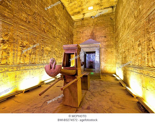 Horus temple, impressive building from the Ptolemaic period., Egypt, Oberaegypten, Edfu