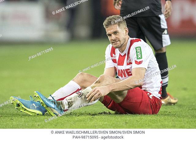 Simon TERODDE (K) sitzt auf dem Platz Fussball 1. Bundesliga, 18. matchday, FC Cologne (K) - Borussia Monchengladbach (MG) 2:1, am 14.01