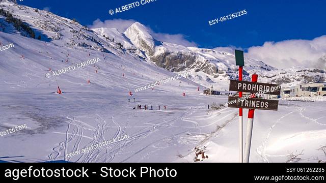 Candanchu Ski Resort, Pirineos Mountains, Huesca, Spain, Europe