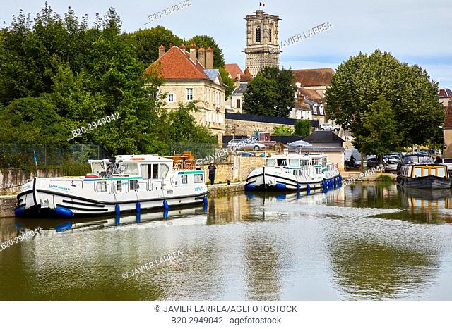 Halte nautique, Canal of Nivernais, Clamecy, Nievre, Bourgogne, Burgundy, France, Europe