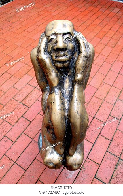 Sculpture anxious man - 01/01/2009
