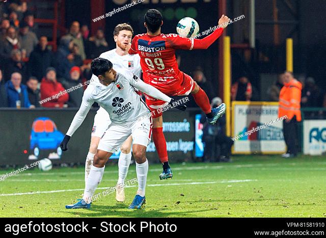 Rwdm's Luis Segovia and Kortrijk's Mounaim El Idrissy fight for the ball during a Croky Cup 1/8 final match between KV Kortrijk and RWD Molenbeek, in Heule
