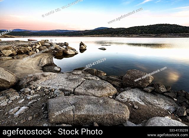 Drought is a natural phenomenon that can lead to pressing environmental and economic problems. The Burguillos Reservoir in Spain is located in the Sierra de...