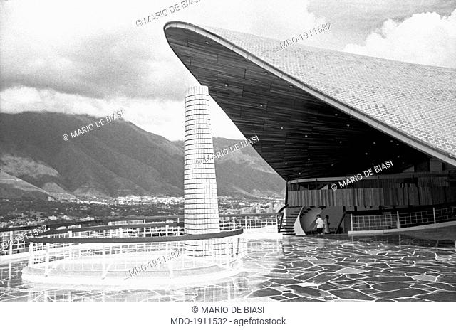 The roof and the terrace of the Club Tachira, designed by Venezuelan architect Fruto Vivas. Caracas, January 1958