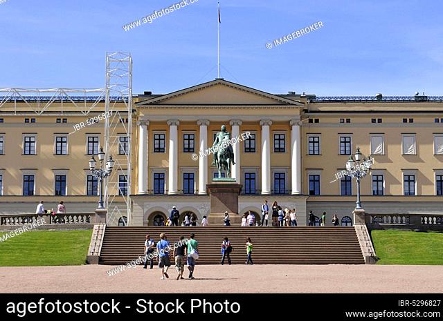 Equestrian statue of King Charles III John, Castle, Det kongelige slott, Royal City Castle, Oslo, Norway, Europe