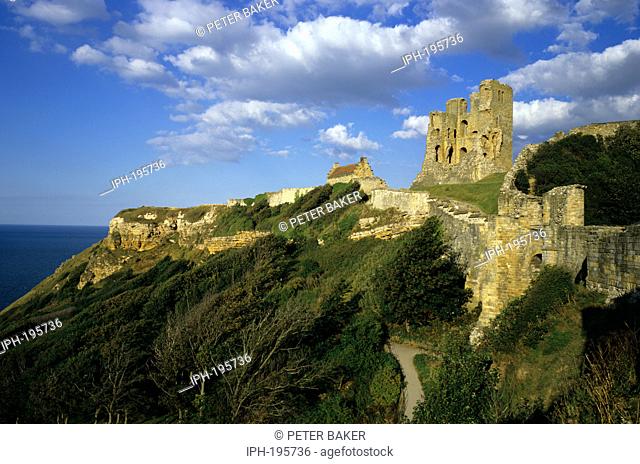 Scarborough Castle dating from the 12th century stands on Castle Hill above the town and harbour