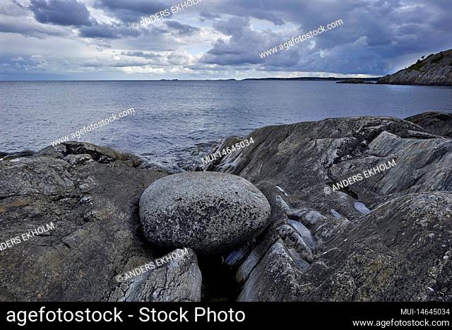 Sweden, Södermanland, Nynäshamn archipelago, baltic sea, Yttre Garden island, rain