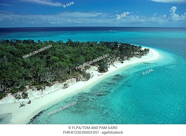 Aerial view of coral cay, Heron Island, Great Barrier Reef, Queensland, Australia