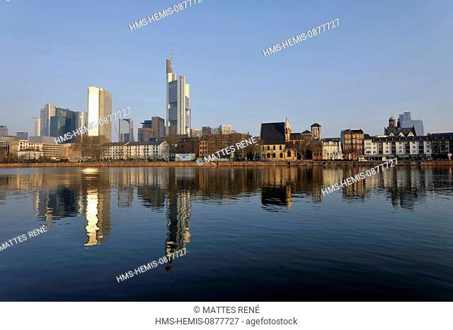 Germany, Hesse, Frankfurt am Main, View over river Main with skyline