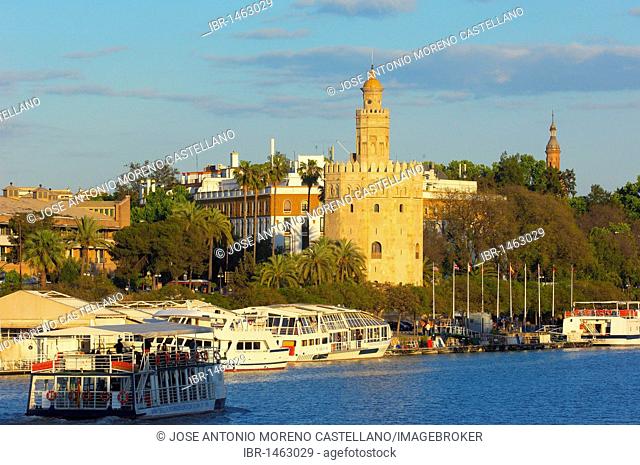 Torre del Oro and Guadalquivir river, Sevilla, Andalusia, Spain, Europe