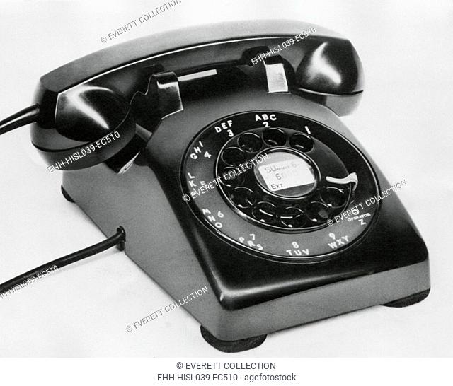 Western Electric model 500 Rotary dial telephone made in the 1950s. It remained the Bell System's standard model until 1984