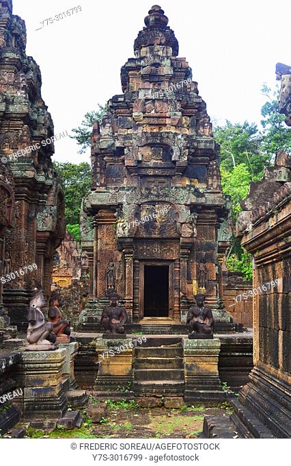 Banteay Srei temple near Angkor, Siem Reap, Cambodia, South East Asia, Asia