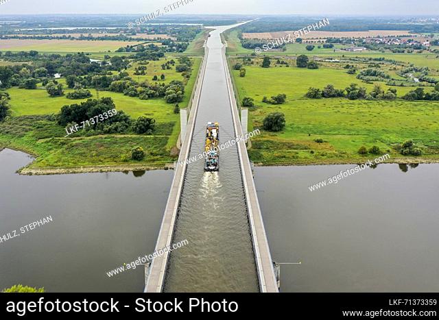 WasserstraÃŸenkreuz Magdeburg, Mittellandkanal leads over the Elbe, longest trough bridge in Europe, Hohenwarthe, Saxony-Anhalt, Germany