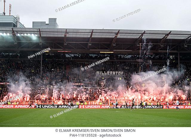St.Pauli fans to finish fireworks, pyrotechnics, pyro, Bengalos, Bengali lights, smoke, smoke bomb, ultra, ultras, fan, fans, spectators, trailers, supporters
