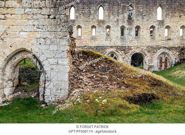 RUINS OF THE MONKS' DORMITORY, CISTERCIAN ROYAL ABBEY OF MORTEMER, BUILT IN THE 12TH CENTURY BY HENRI I BEAUCLERC, SON OF THE WILLIAM THE CONQUEROR