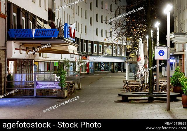 Oberhausen, Ruhr area, North Rhine-Westphalia, Germany - curfew in Oberhausen from 9 p.m. to 5 a.m., no passers-by in downtown Oberhausen during the corona...
