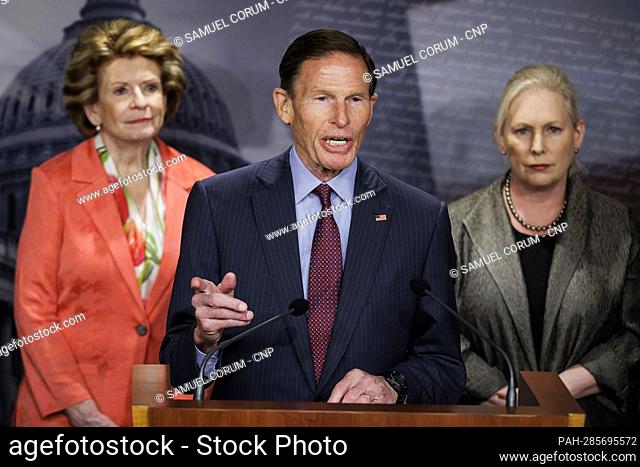 Sen. Richard Blumenthal (D-CT) speaks alongside women Democratic Senators during a press conference on next week€™s vote to codify Roe v