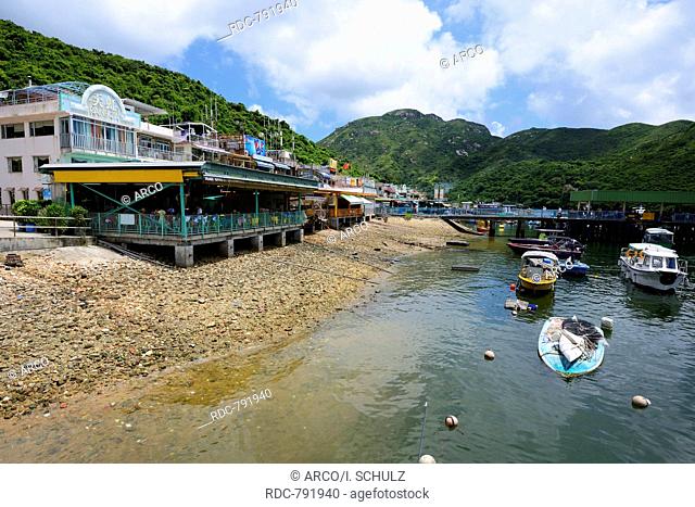 Seafood restaurants, harbour, Lamma Island, Hongkong, China