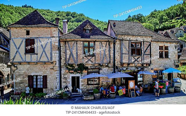 Europe, France, Occitanie, Lot, St-Cirq-Lapopie village along the river Lot, This medieval village, elected favorite village of the French in 2012