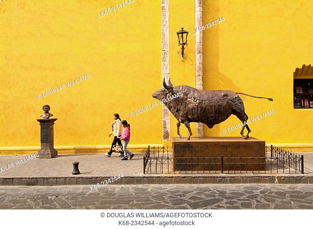 Centro Cultural Ignacio Ramirez, in San Miguel de Allende, Mexico, with sculpture of a bull by the sculptor David Kestenbaum