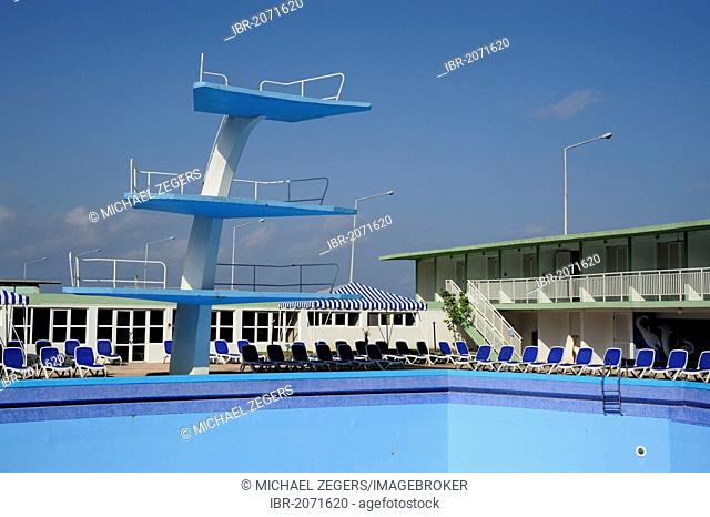 Swimming pool with a diving platform, Hotel Riviera on the Malecon, Havana, Habana Vedado, Cuba, Greater Antilles, Caribbean, Central America, America