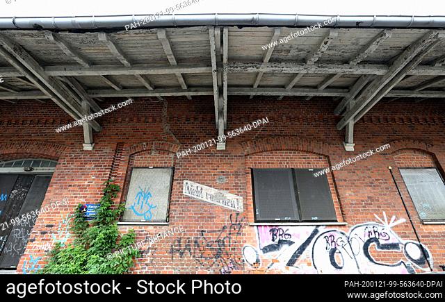 07 August 2019, Mecklenburg-Western Pomerania, Grimmen: View of a part of the listed station building from 1881. Photo: Bernd Wüstneck/dpa-Zentralbild/ZB