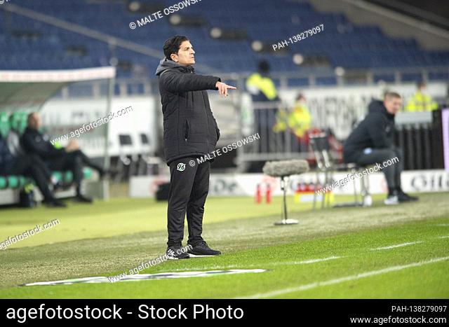 coach Kenan KOCAK (H), gesture, gesture, gesticulating, Soccer 2nd Bundesliga, 12th matchday, Hanover 96 (H) - VfL Bochum (BO) 2: 0, on December 15th