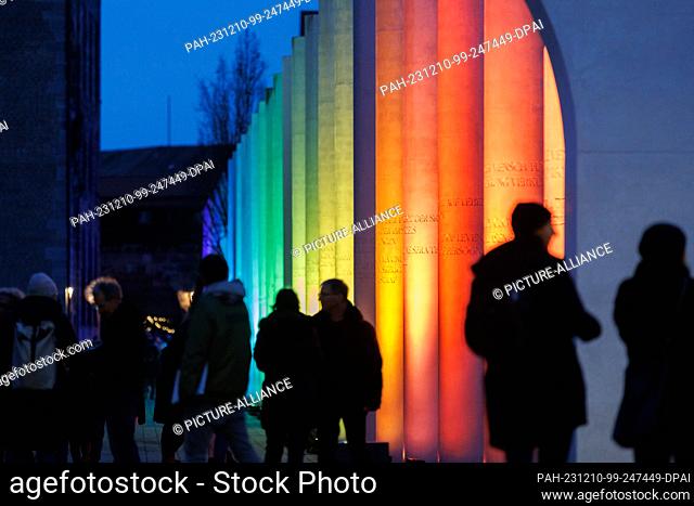 10 December 2023, Bavaria, Nuremberg: The interactive light installation ""Approach"", by the VEB Lichtbildklub and the Nuremberg Human Rights Office