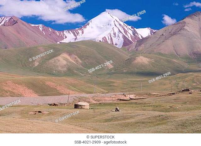 Kyrgyzstan, Osh Province, Mountains of Sary Tash