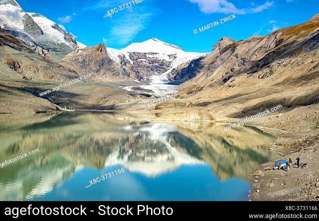 Mount Johannisberg and glacier Pasterze at Mount Grossglockner, which is melting extremely fast due to global warming. Scientists get ready for mapping the...