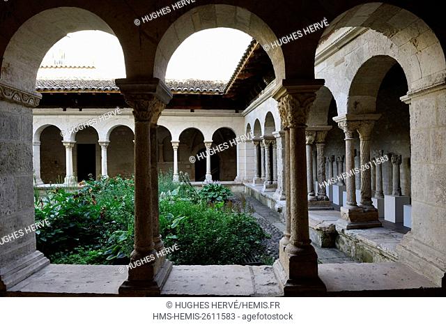 France, Isere, Vienne, St. Maurice Cathedral, cloister