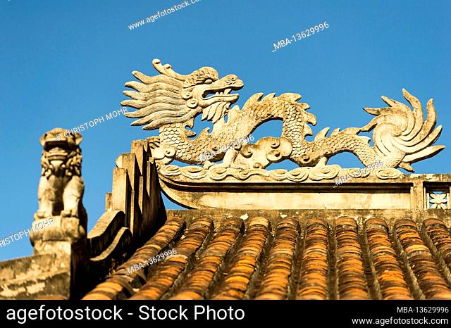 Vietnam, Da Nang, marble mountains, roof, detail, dragon