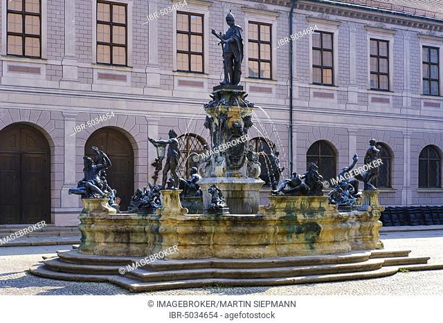 Statue of Otto von Wittelsbach on Wittelsbach fountain, Brunnenhof der Residenz, Munich, Upper Bavaria, Bavaria, Germany, Europe