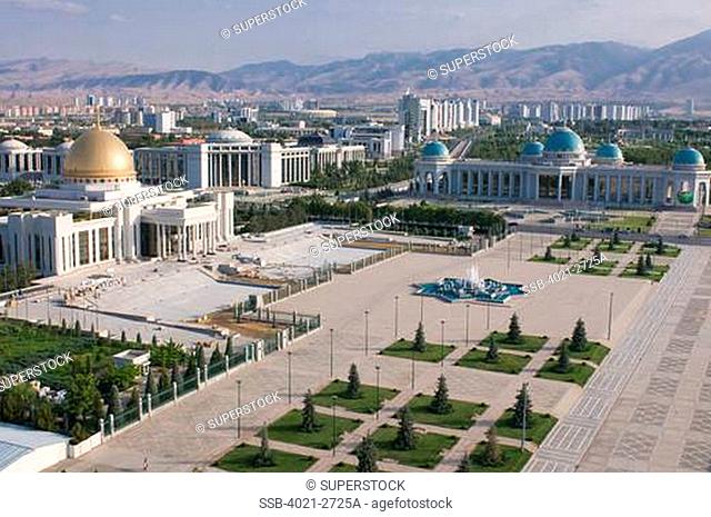Turkmenistan, Ashgabad, Imposing palace with cupola