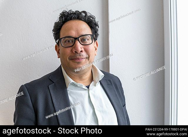 04 December 2023, Bavaria, Kulmbach: Aldo Faisal, Professor of Digital Health with a focus on data science in the life sciences at the University of Bayreuth
