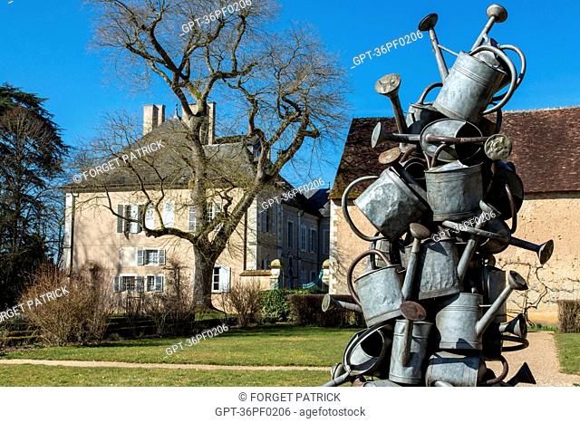 SCULPTURE BY XAVIER CARNET, SECHERESSE DE 2008 (DROUGHT OF 2008), MADE WITH 44 WATERING CANS, PARK AND GARDEN OF THE GEORGE SAND ESTATE