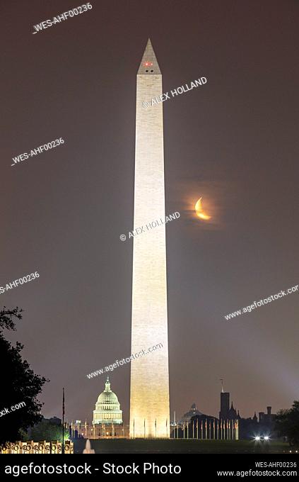 USA, Washington DC, Illuminated Washington Monument at night