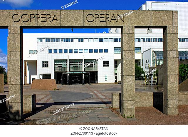 Eingangsportal zur Oper, Helsinki, Finnland / Entrance to the Opera House, Helsinki, Finland