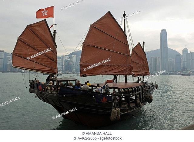 One of the last remaining Chinese sailing junks on Victoria Harbour, Hong Kong, China, Asia