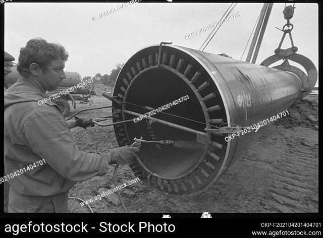 ***AUGUST 1984 FILE PHOTO*** The fourth branch of the transit pipeline from the Soviet Union to Western Europe will reach a length of more than 100 kilometres...