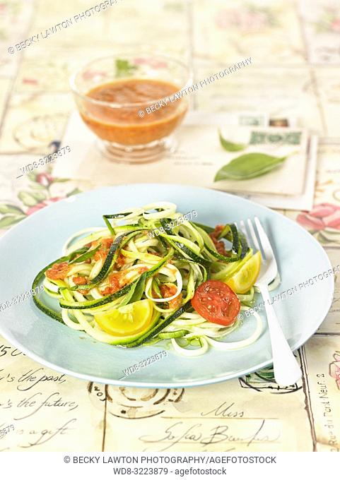 ensalada de spaghetti con verduras / Spaghetti salad with vegetables