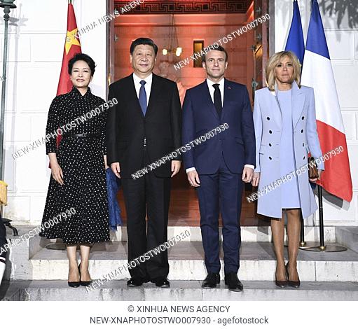 (190324) -- NICE, March 24, 2019 (Xinhua) -- Chinese President Xi Jinping (2nd L) and his wife Peng Liyuan (1st L) pose for a group photo with French President...