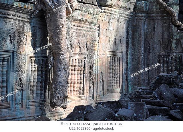 Angkor (Cambodia): carved wall at the Preah Khan