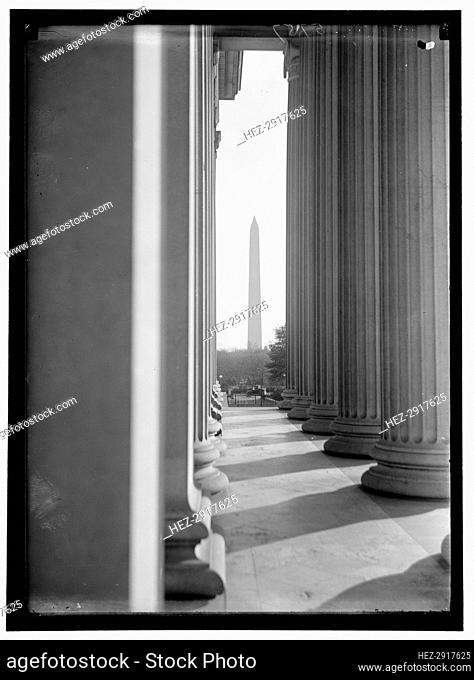 Washington Monument, between 1909 and 1923. Creator: Harris & Ewing
