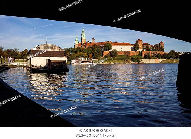 Poland, Krakow, view to Wawel Castle from under the bridge on Vistula River
